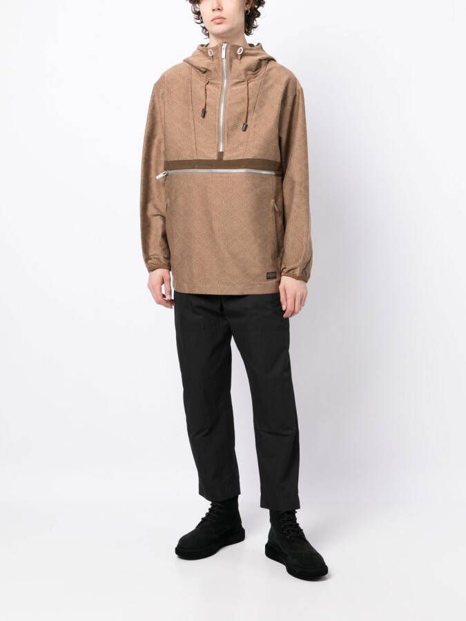 White Mountaineering Jack met geometrisch patroon Bruin