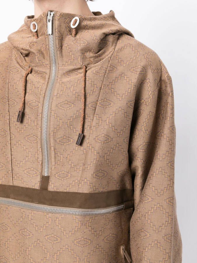 White Mountaineering Jack met geometrisch patroon Bruin