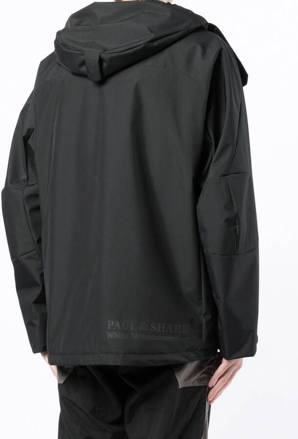 White Mountaineering Jack met capuchon Zwart