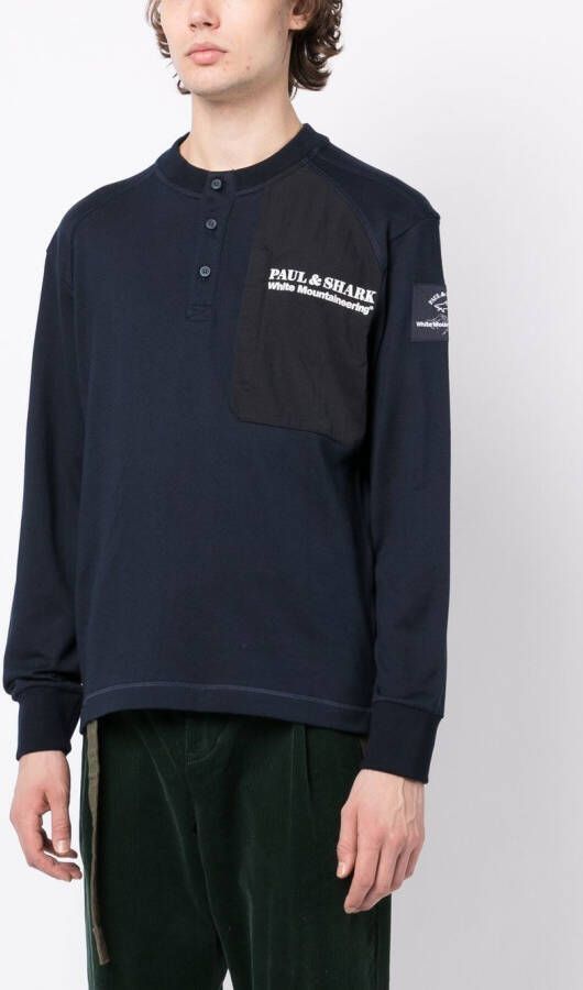 White Mountaineering T-shirt met logoprint Blauw