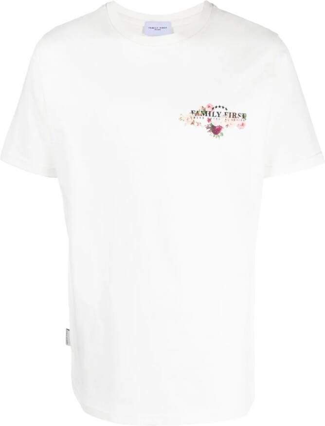 Family First T-shirt met bloemenprint Wit
