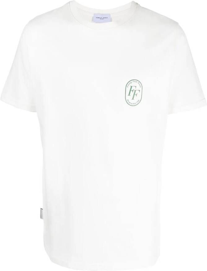 Family First T-shirt met logoprint Wit