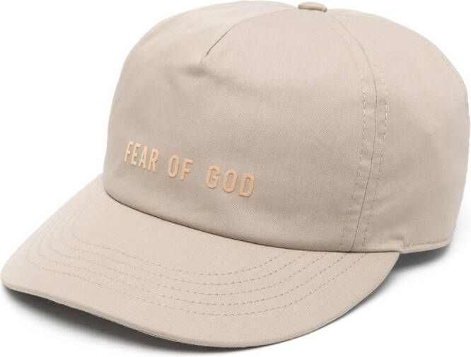 Fear Of God Pet met logo-reliëf Beige