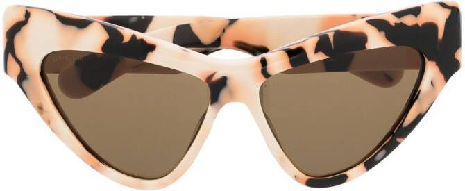 Gucci Eyewear Zonnebril met kattenoog montuur Beige