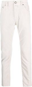 Jacob Cohën logo-patch tapered-leg trousers Wit