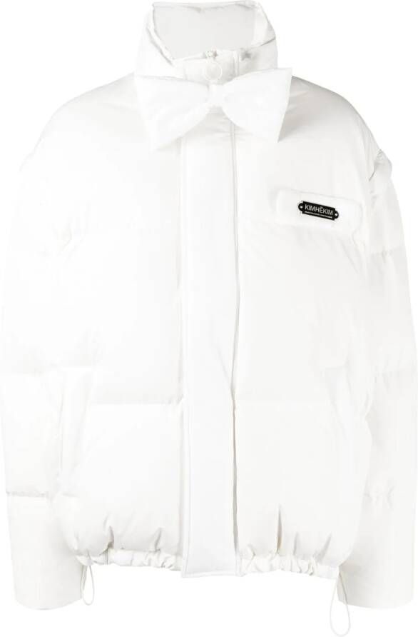 Kimhekim Donsjack met logopatch Wit