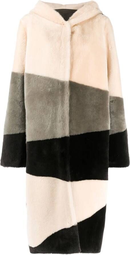 Liska Mantel met enkele rij knopen Beige