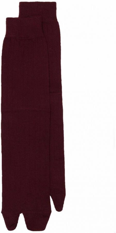 Maison Margiela Tabi lange sokken Rood