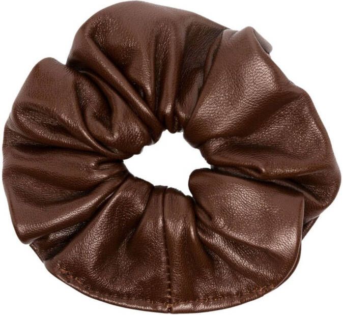 Manokhi Leren scrunchie Bruin