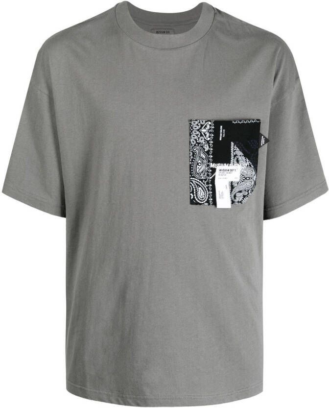 Musium Div. T-shirt met bandana print Grijs