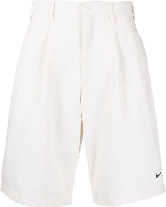 Nike Bermuda shorts met geborduurd logo Wit