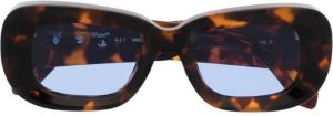 Off-White Carrarra zonnebril met rond montuur Bruin