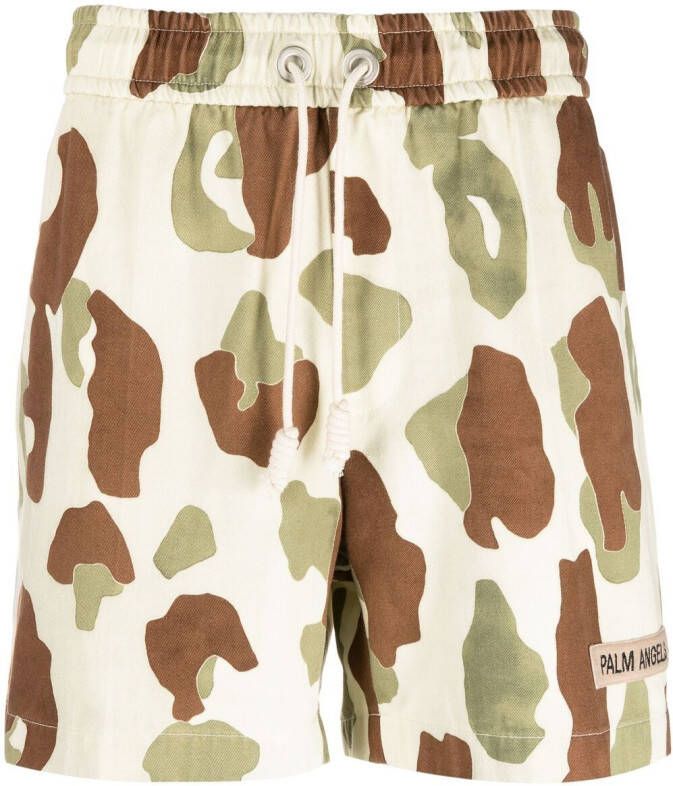 Palm Angels Shorts met camouflageprint Beige
