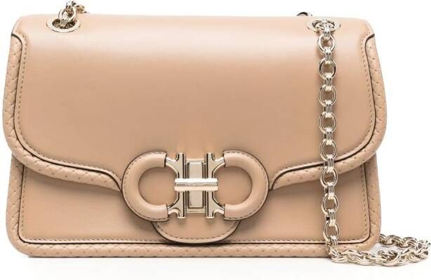 Ferragamo Schoudertas met logoplakkaat Beige
