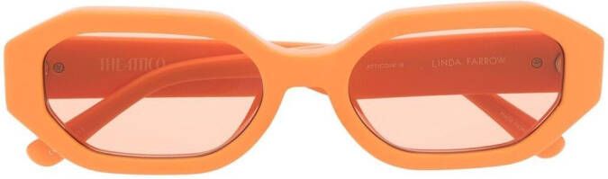 Linda Farrow Irene zonnebril met ovaal montuur Oranje