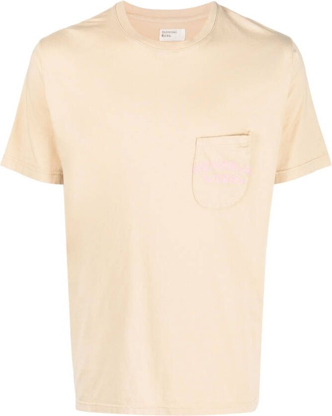 Universal Works T-shirt met grafische print Bruin