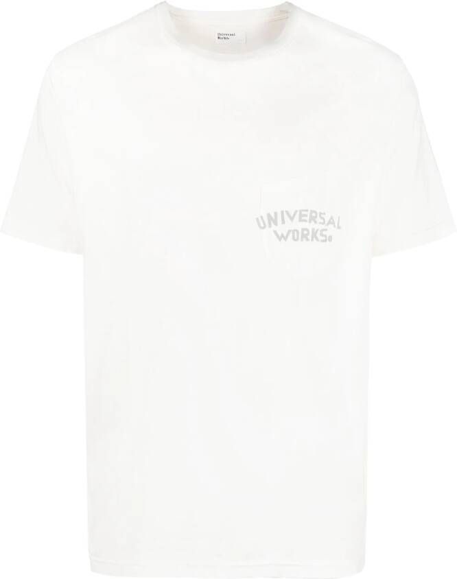 Universal Works T-shirt met logoprint Wit