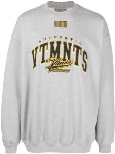VTMNTS Sweater met logoprint Grijs