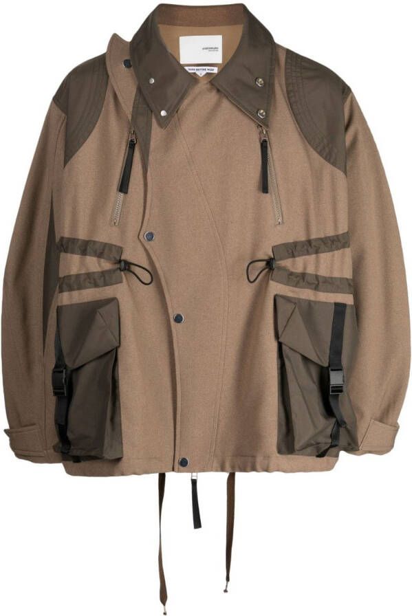 Yoshiokubo Jack met meerdere zakken Bruin