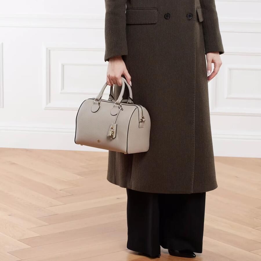 Aigner Shoppers & Totes Delia in beige