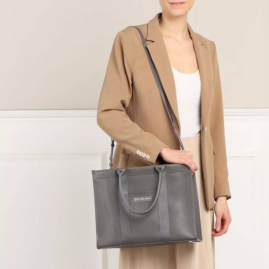 Balenciaga Totes Hardware Tote Bag Calfskin in grijs