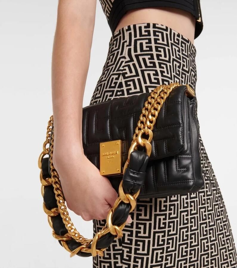 Balmain Hobo bags 1945 Soft Quilted Leather Shoulder Bag in zwart - Foto 3