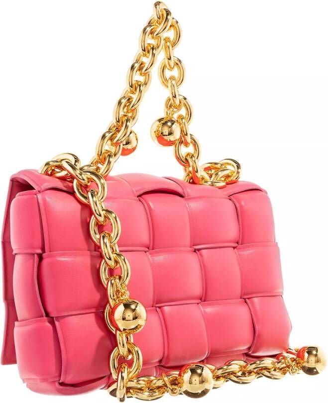 Bottega Veneta Crossbody bags The Chain Cassette Suede Shoulder Bag in roze