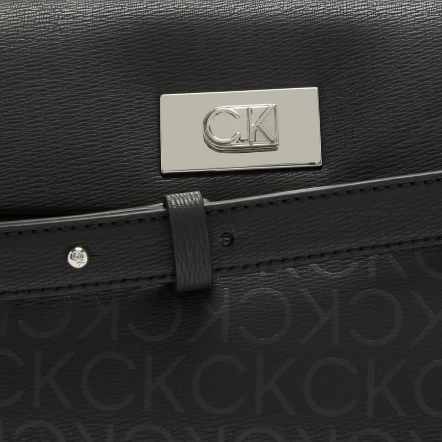 Calvin Klein Zwarte Schoudertas met Verstelbare Band Black Dames