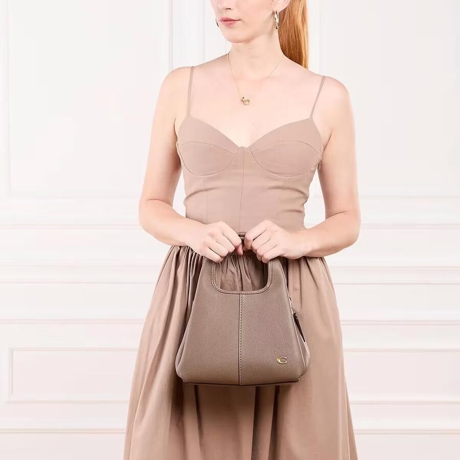 Coach Crossbody bags Polished Pebble Leather Lana Shoulder Bag 23 in taupe - Foto 2