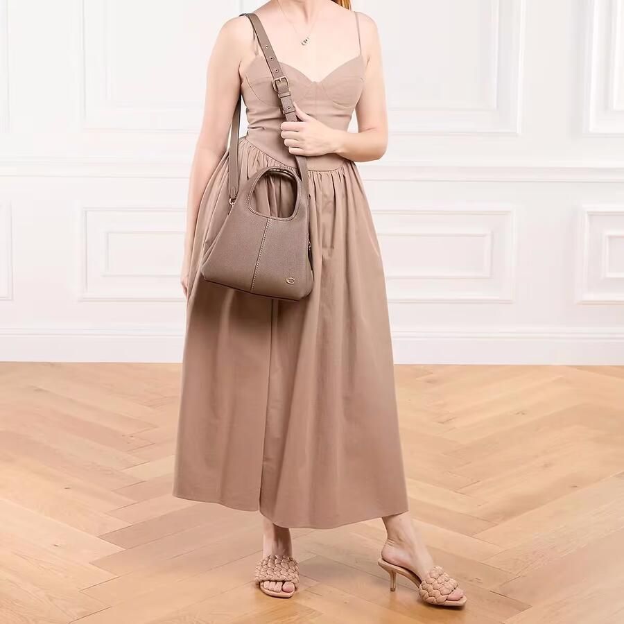 Coach Crossbody bags Polished Pebble Leather Lana Shoulder Bag 23 in taupe - Foto 3