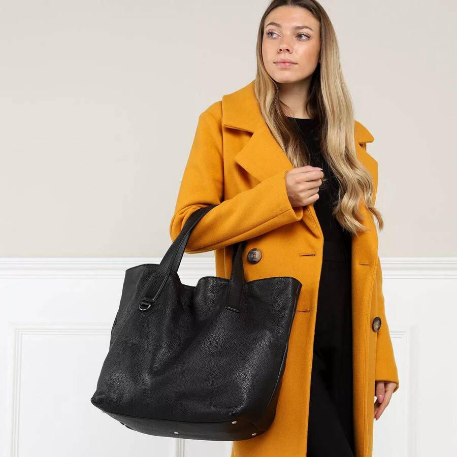 Coccinelle Shoppers Mila Handbag Grainy Leather in zwart