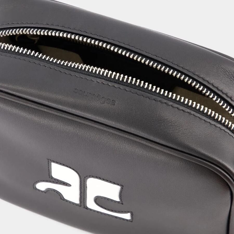 Courrèges Hobo bags Reedition Camera Crossbody Leather Black in zwart - Foto 3