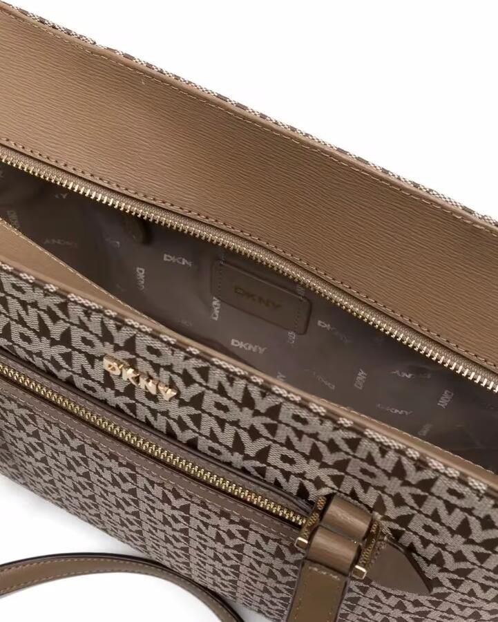 DKNY Shoppers & Totes Bryant Ave Md Tote in bruin