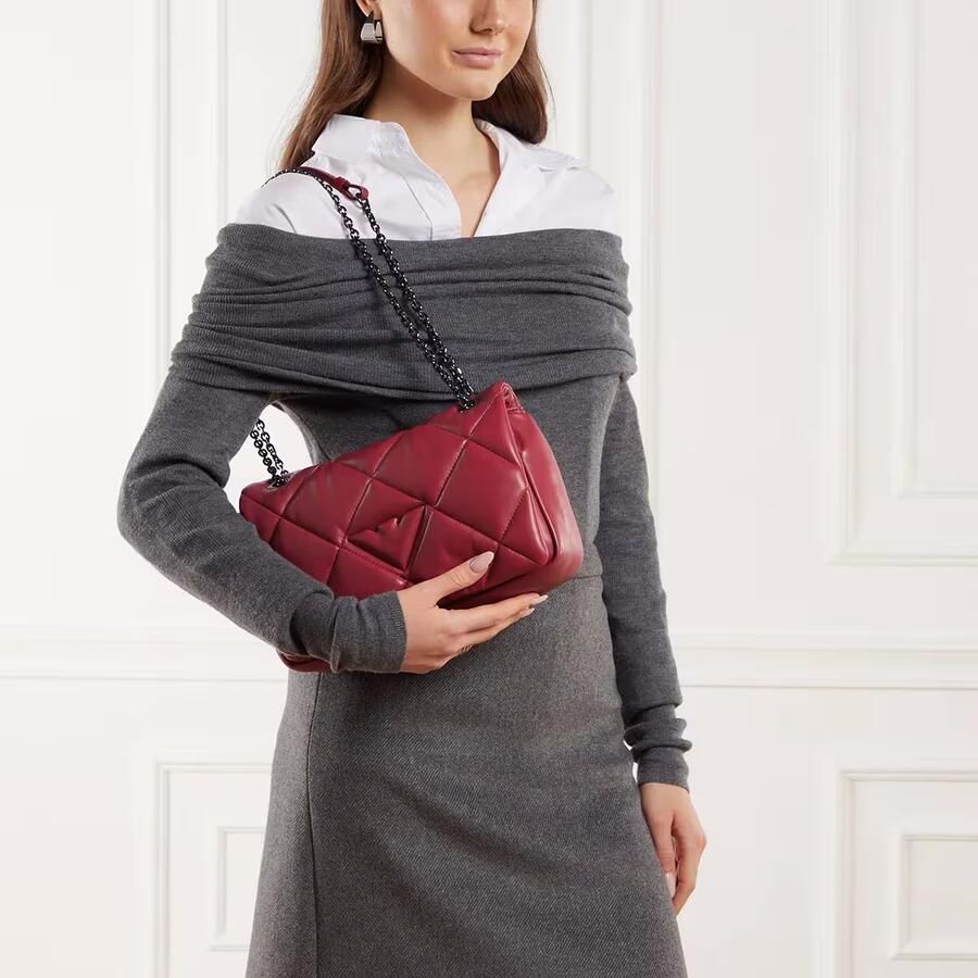 Emporio Armani Bordeaux Gewatteerde Winkelmand met Adelaarslogo Red Dames