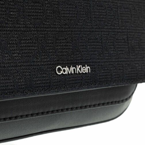 Calvin Klein Crossbody bags Ck Must Crossbody Jq in zwart
