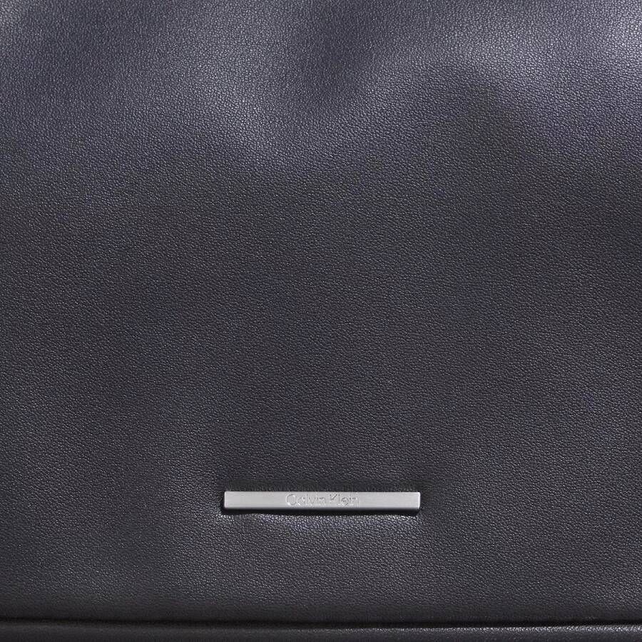Calvin Klein Crossbody bags Ck Natural Shoulder Bag in zwart
