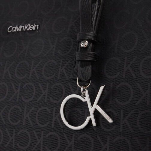 Calvin Klein Totes Ck Must Shopper Medium Epi Mono in zwart