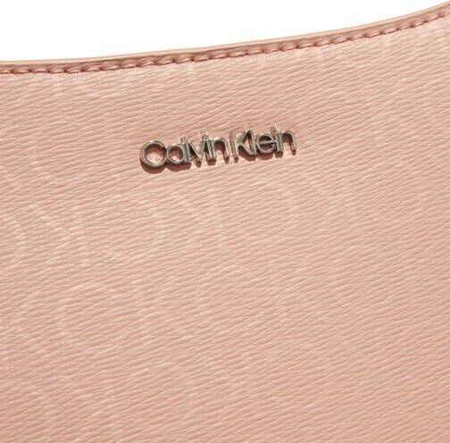 Calvin Klein Totes Ck Must Shoulder Bag Medium Epi Mono in poeder roze