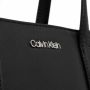 Calvin Klein Veelzijdige en milieuvriendelijke schoudertas Black Dames - Thumbnail 6