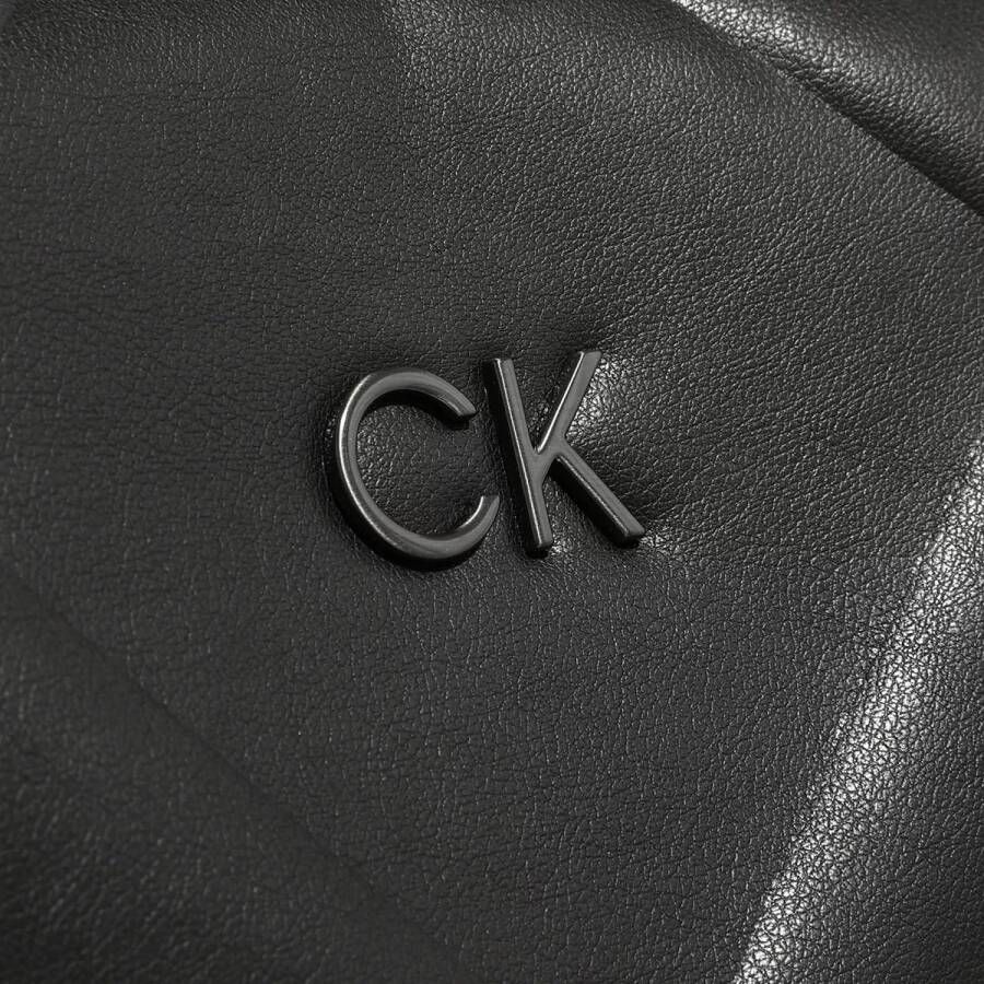 Calvin Klein Totes Re Lock Quilt Tote Lg in zwart