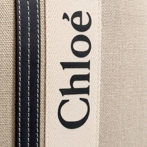 Chloé Shoppers & Totes Woody in beige