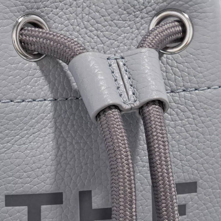 Marc Jacobs Totes The Leather Bucket Bag in grijs