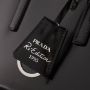 Prada Crossbody bags Re-Edition 1995 Brushed-Leather Mini Handbag in zwart - Thumbnail 3