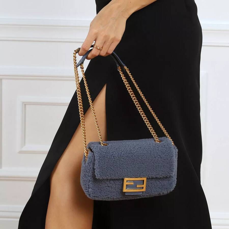 Fendi Crossbody bags Midi Baguette Chain Bag Fur in blauw