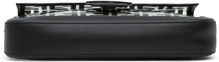 Fendi Hobo bags 2010-2023 Medium Zucca PVC Baguette Satchel in zwart
