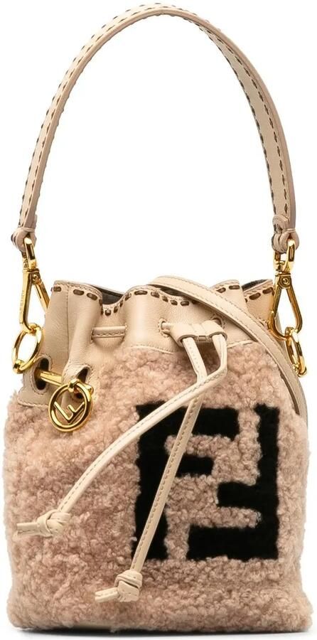 Fendi Hobo bags 2015-2023 Shearling Mini Mon Tresor Bucket Bag in poeder roze