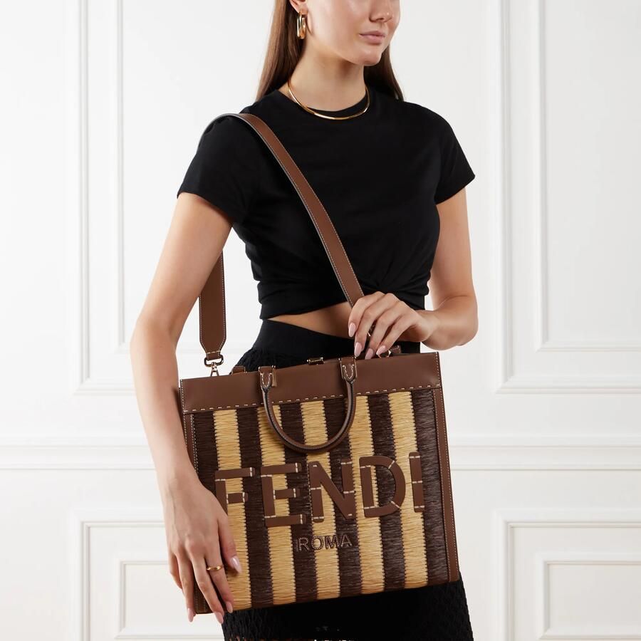 Fendi Shoppers & Totes Rafia Medium Sunshine Shopping Bag in bruin