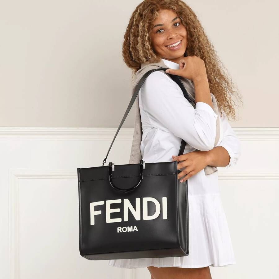 Fendi Shoppers Sunshine Medium Shopping Bag in zwart