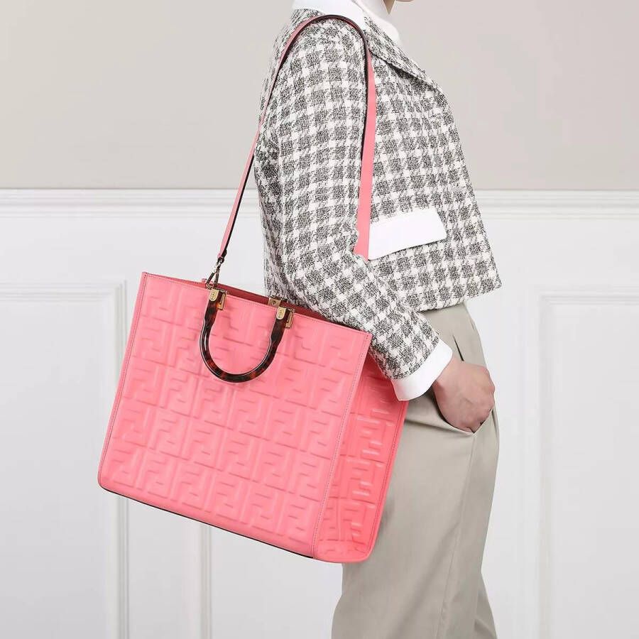 Fendi Geperste leren tas met verstelbare riem Pink Dames