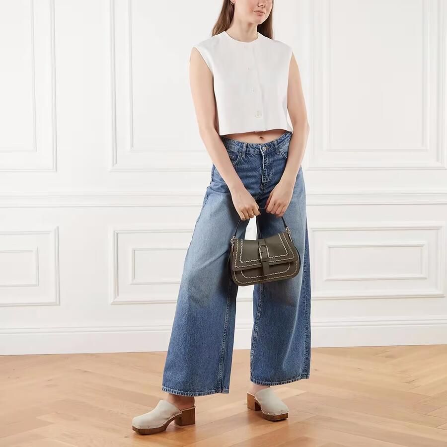 Furla Shoppers & Totes Flow M Top Handle in groen